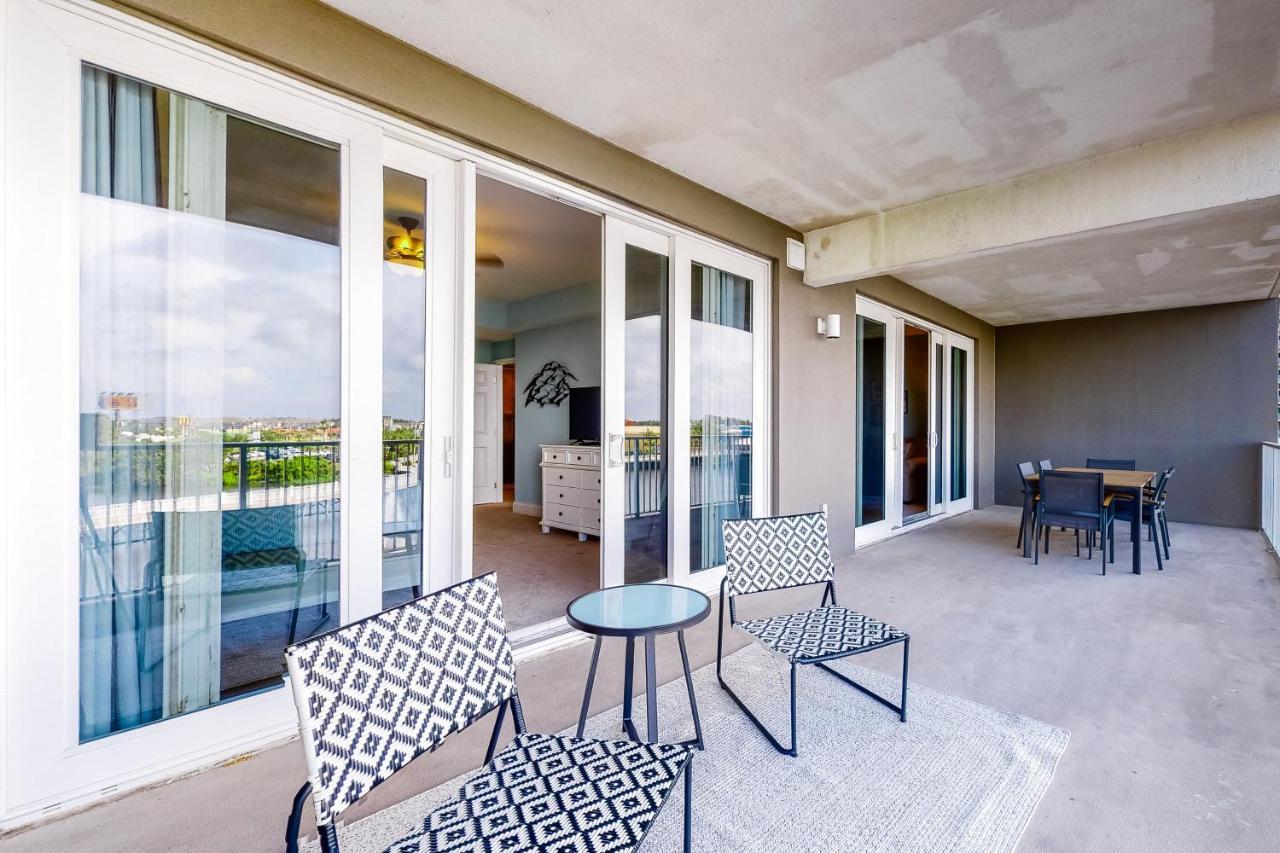 Laketown Wharf V Holiday home