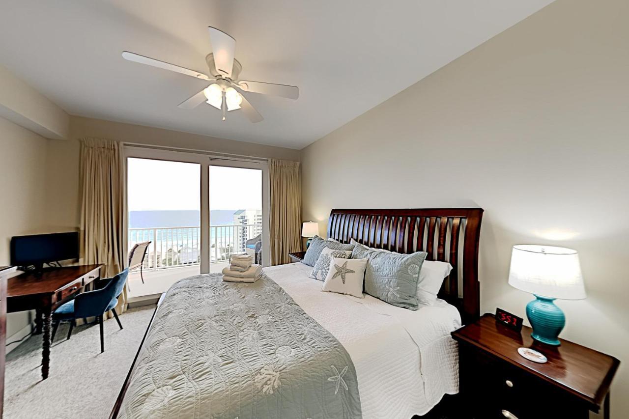 Laketown Wharf V Holiday home *