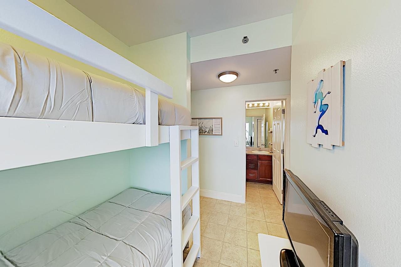 Laketown Wharf V Holiday home *